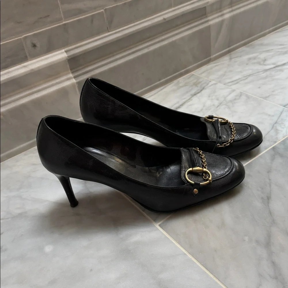 Gucci Elegant Black Leather Women's Shoes - Picture 2 of 5